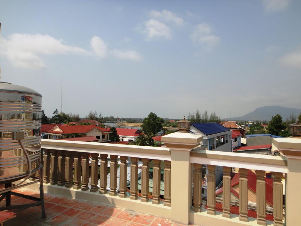 Borey Vatanac Guesthouse 贡布 外观 照片