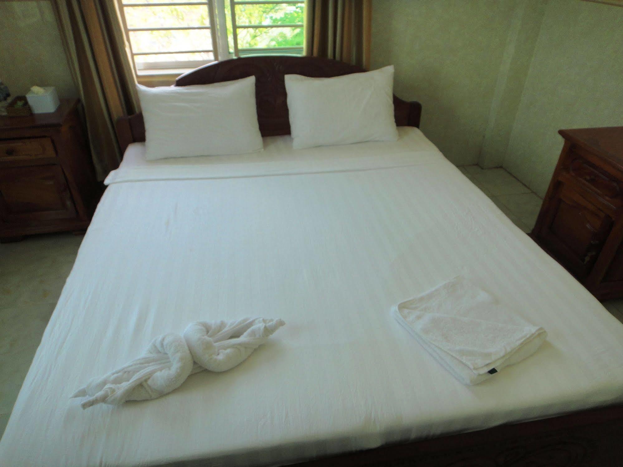 Borey Vatanac Guesthouse 贡布 外观 照片