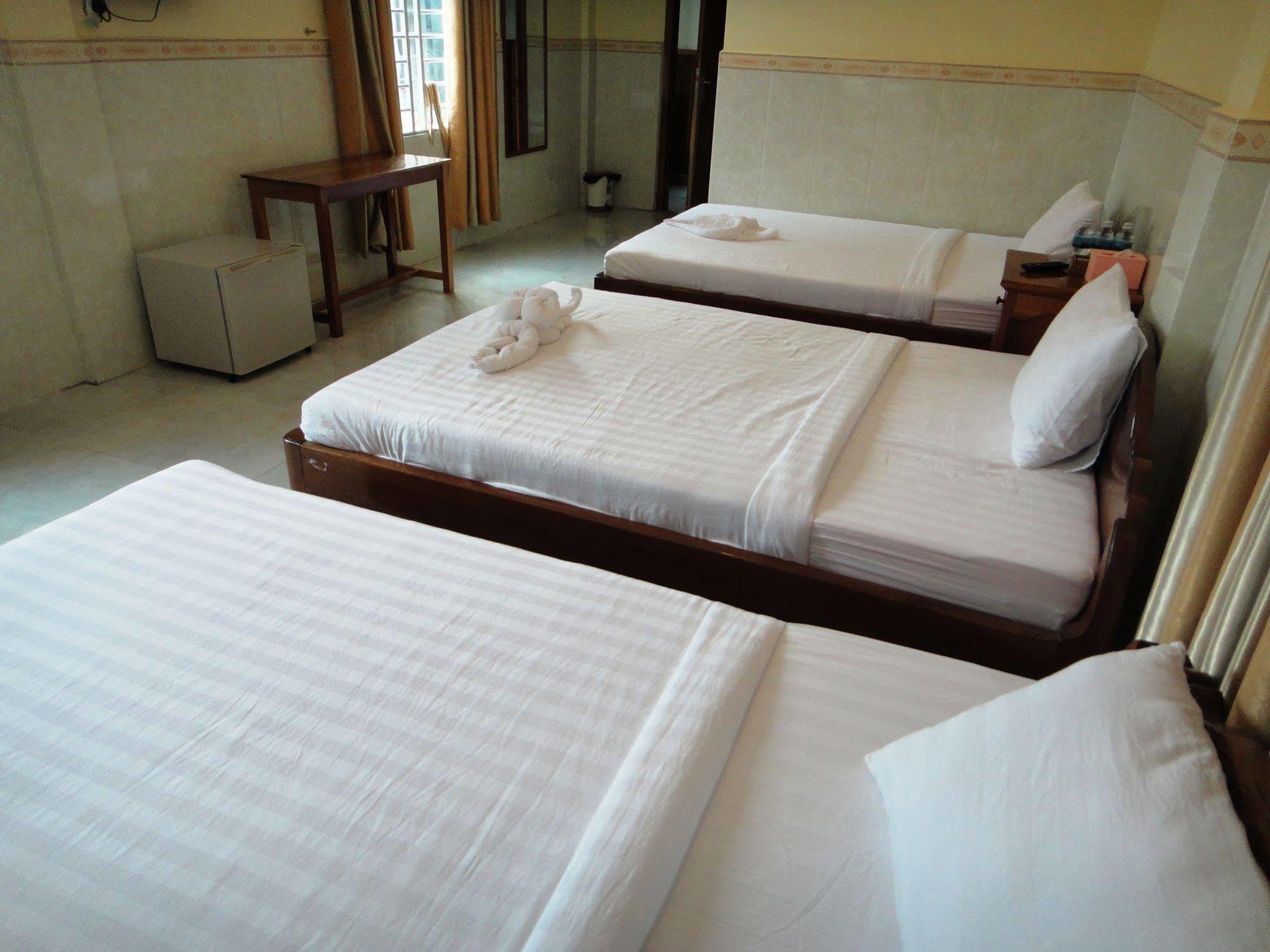 Borey Vatanac Guesthouse 贡布 外观 照片